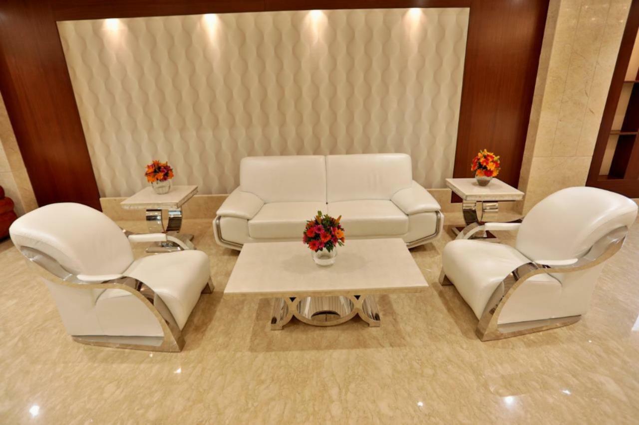 Royal Imperio Hotel ฟารีดาบัด ภายนอก รูปภาพ