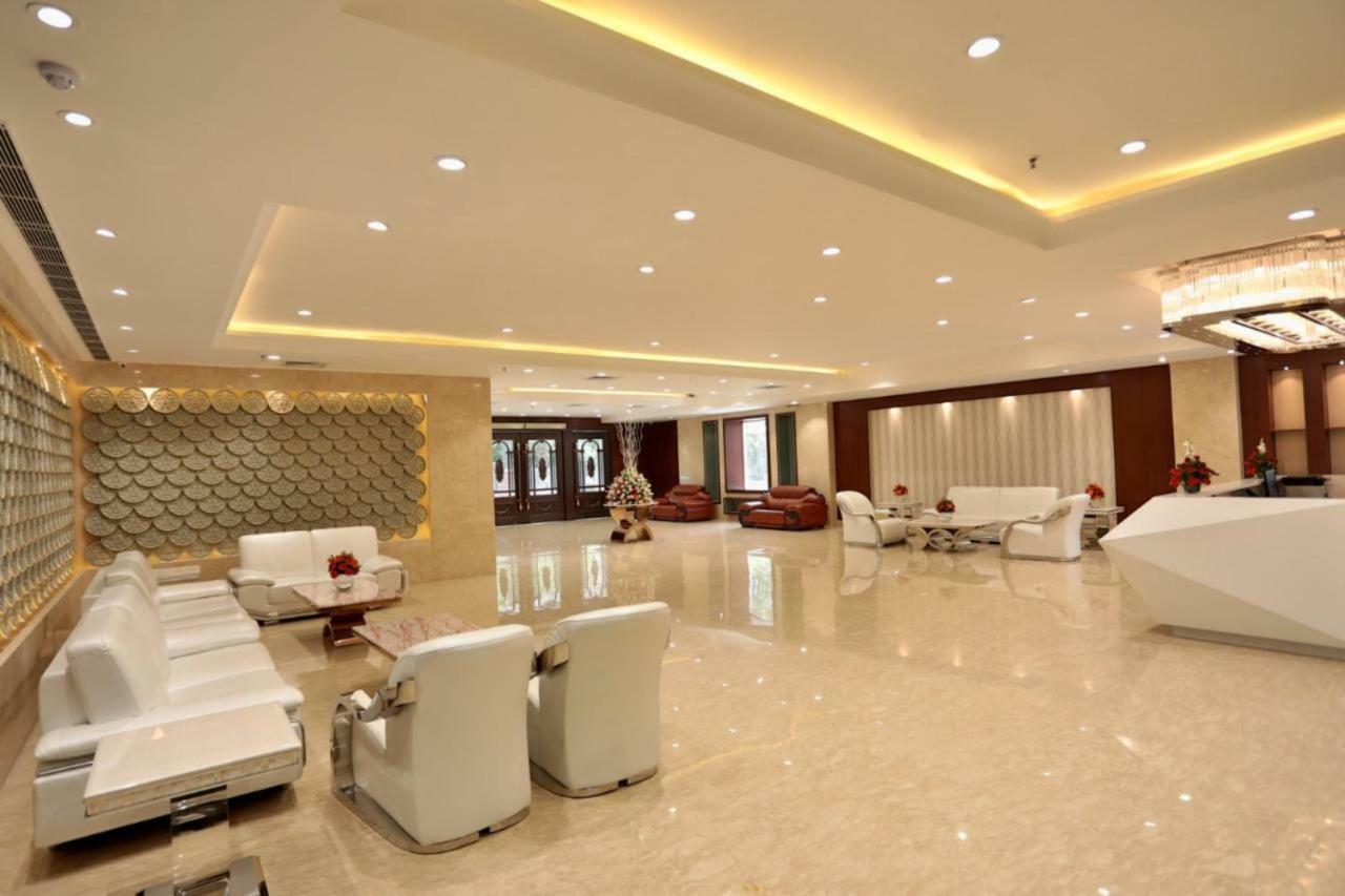 Royal Imperio Hotel ฟารีดาบัด ภายนอก รูปภาพ