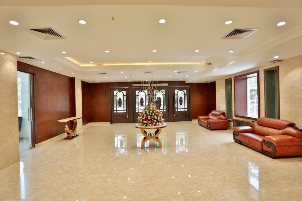 Royal Imperio Hotel ฟารีดาบัด ภายนอก รูปภาพ