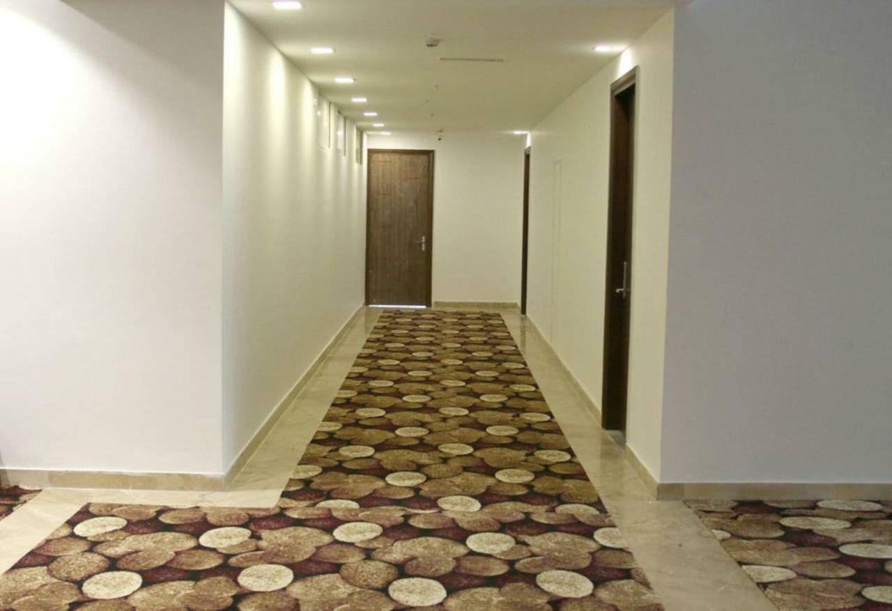 Royal Imperio Hotel ฟารีดาบัด ภายนอก รูปภาพ